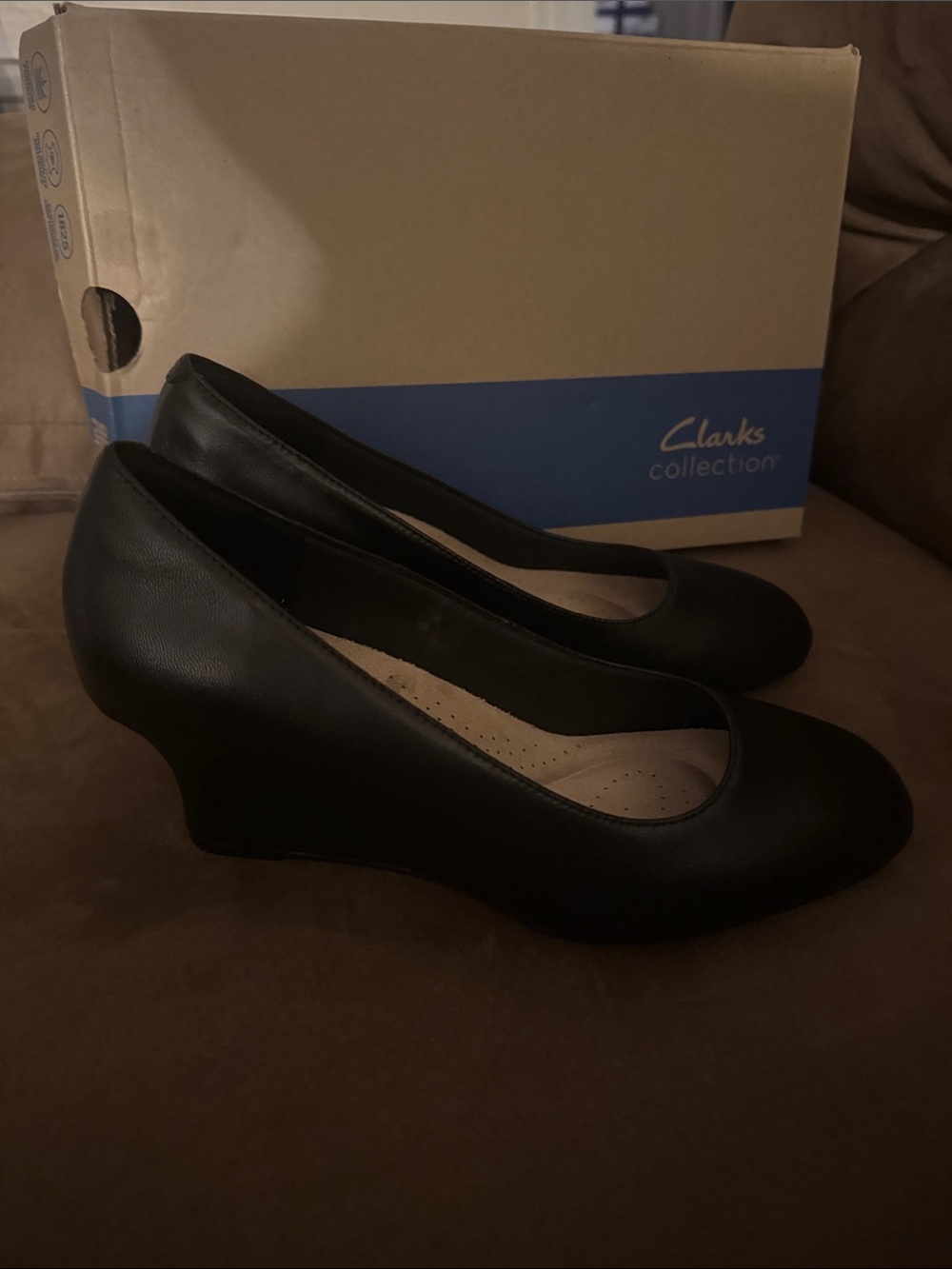 Clarks Wedge Flats Womens 7.5 Black Leather Olivette Pearl